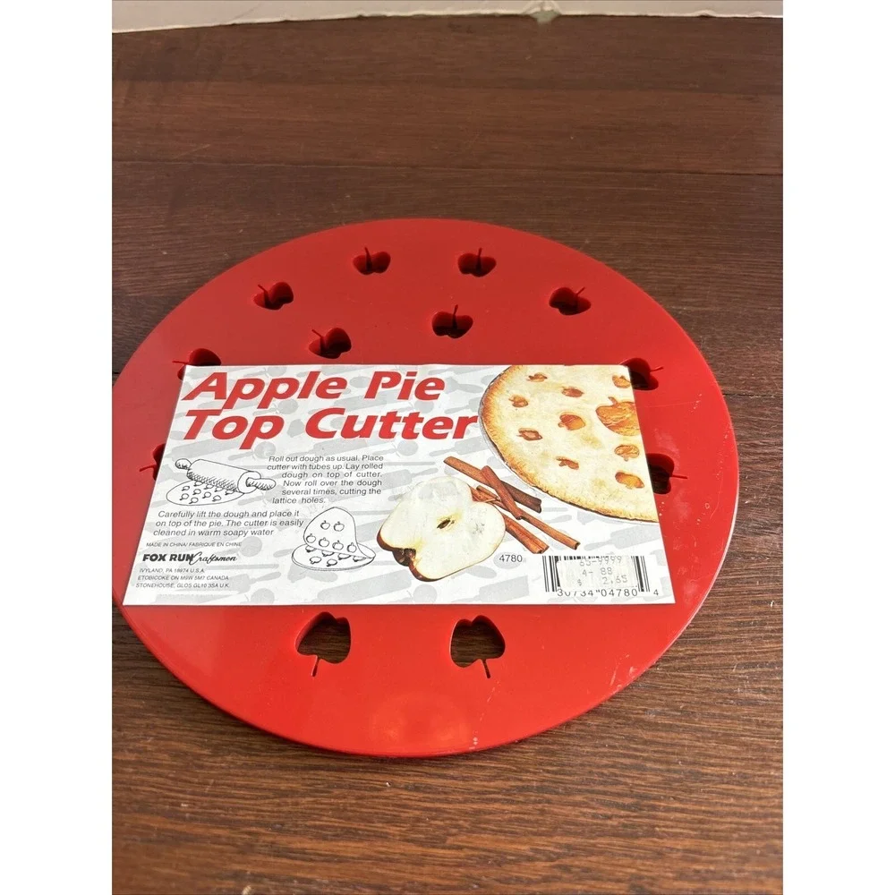 Apple Pie Top Cutter, Plastic, Red , 9.5 x 9.5 x 0.25‎ inches